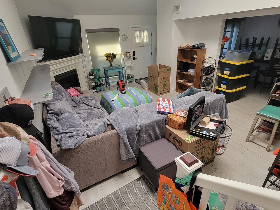 1st image of 345 University Dr APT D6