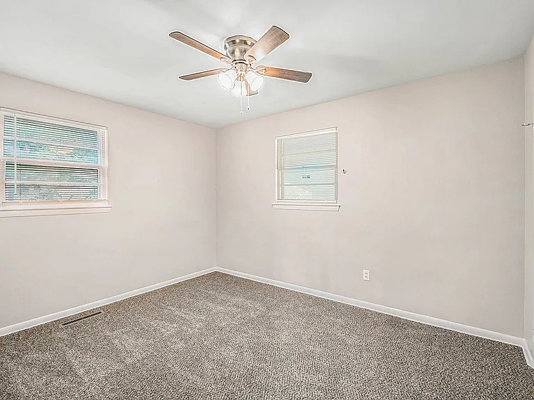 310 E Pierson Rd — Photo 7