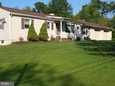 1760 Lower Rocky Dale Rd, Green Lane, PA, 18054