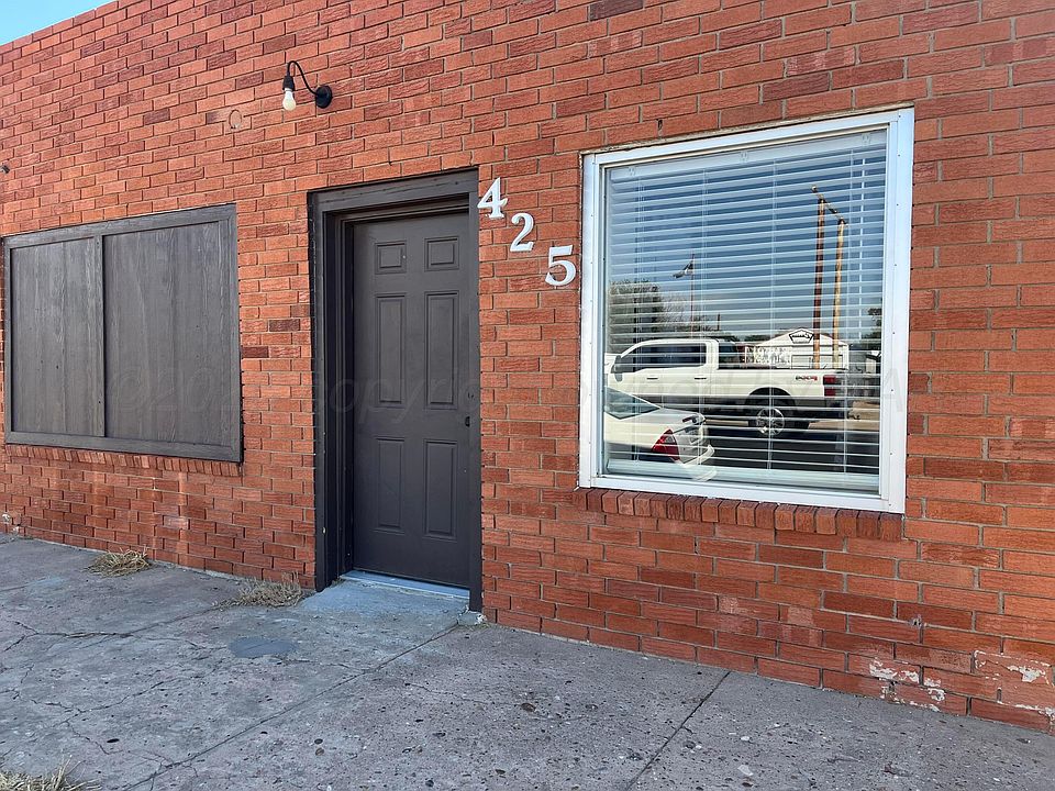 1st image of 425 S Main St