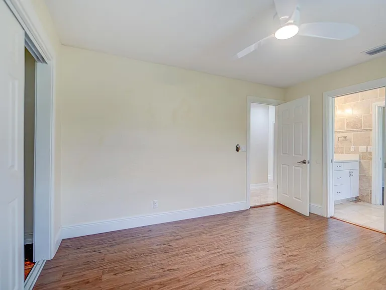 11999 Classic Dr — Photo 24