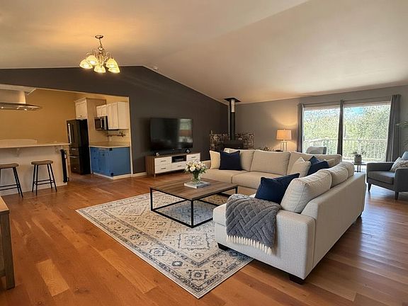 4th image of 2988 Golden Gate Dr