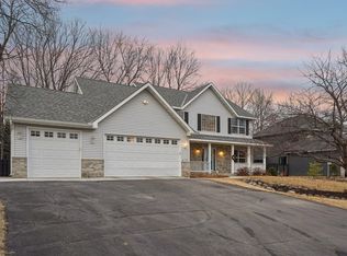 4133 White Oak Ln, Excelsior, MN 55331