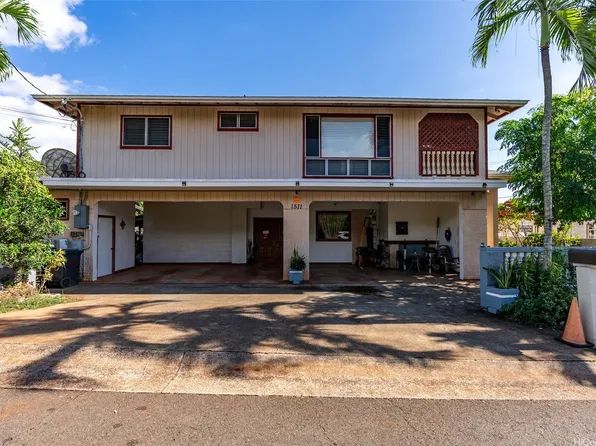 1511 Hoolana St, Pearl City, HI 96782