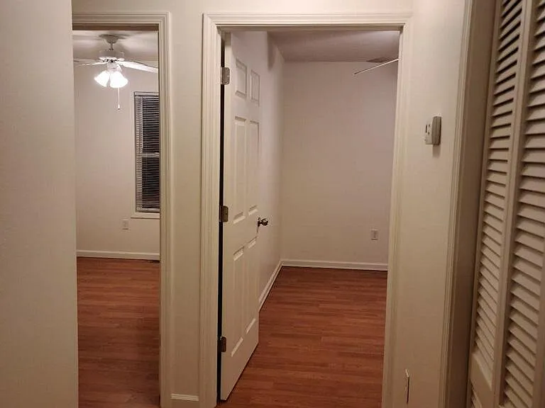 121 Schofield Ct — Photo 16