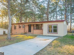546 W Sherwood Dr, Riverdale, GA 30274