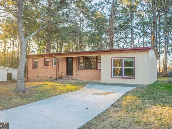 546 W Sherwood Dr, Riverdale, GA 30274