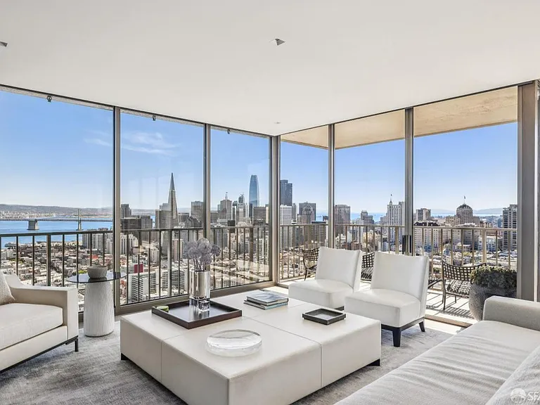 999 Green St #2404 — Photo 7