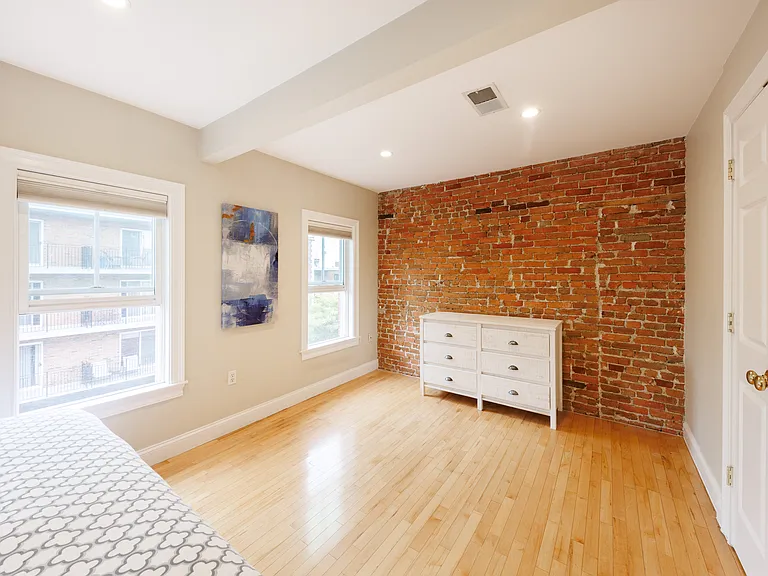 762 E 6th St #3 — Photo 8