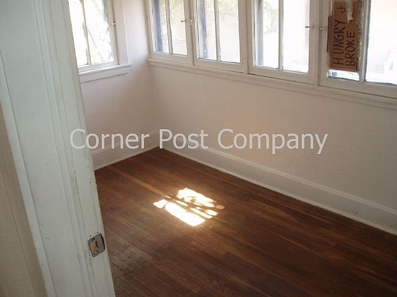 4th image of 406 Harvard Dr SE