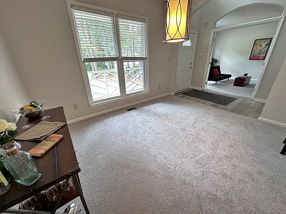 5th image of 606 Braden Dr