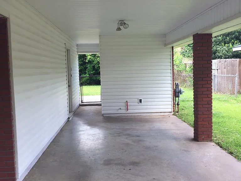 527 Highpoint Dr — Photo 24