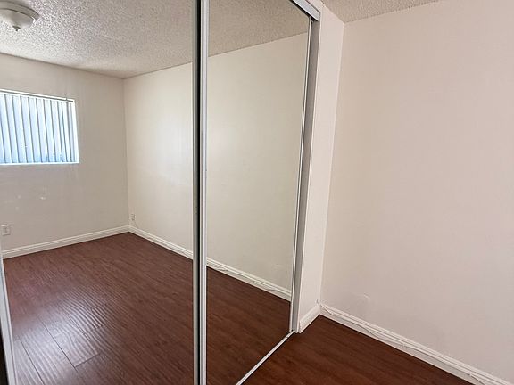 4th image of 4495 Clairemont Dr APT 1