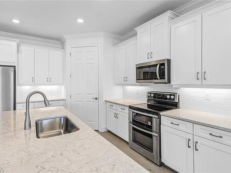 317 Spiaggio Ct — Photo 19
