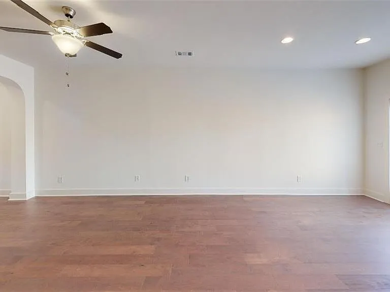6414 Shalks Crossing Dr — Photo 10