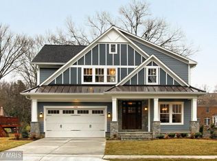 1006 Hillcrest Dr SW, Vienna, VA 22180