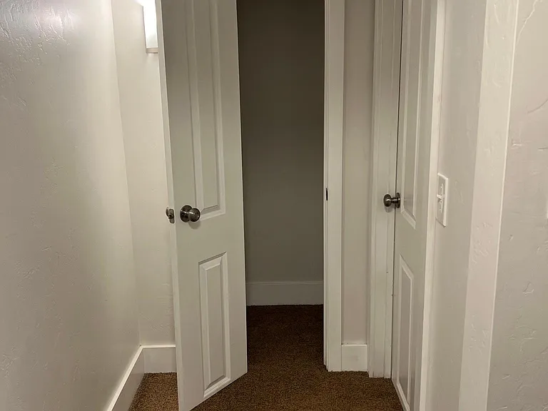 570 Horrocks Dr — Photo 17