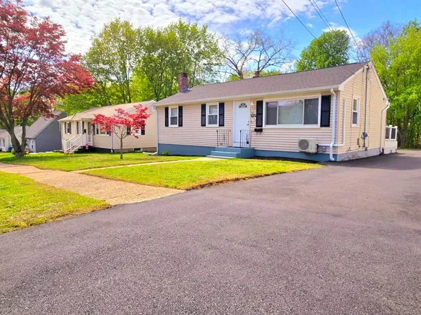 64 4th St S, Bristol, CT 06010