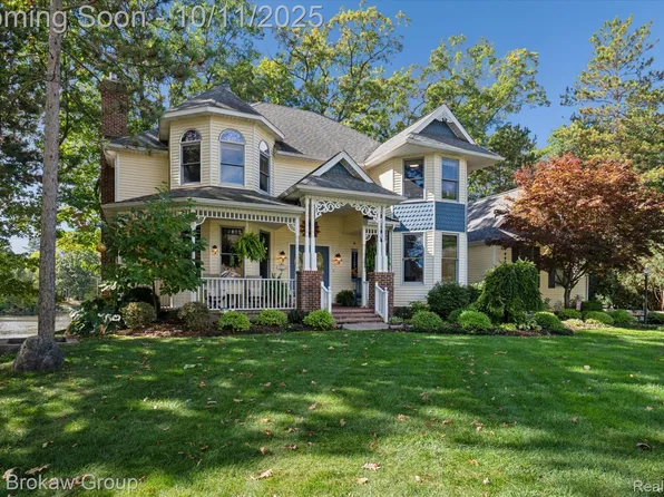 10216 Mill Pointe Dr, Goodrich, MI 48438