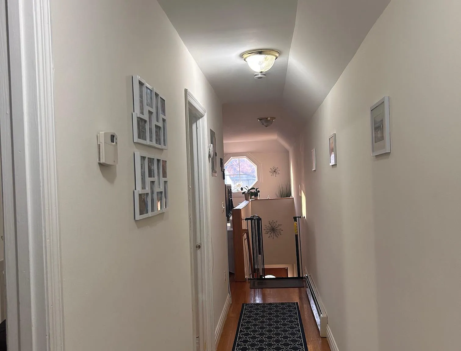 3 bed, 1055 sqft, $2,800 — Photo 3