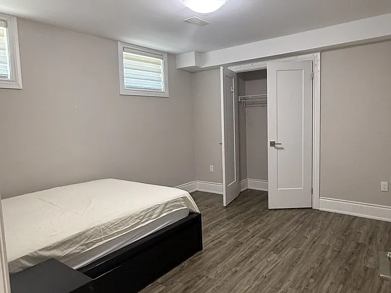 25 Westbourne Ave #BASEMENT — Photo 22