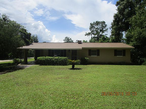 3rd image of 1420 NE 35th St
