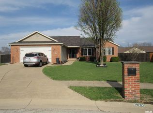 616 Garden Ct, Chatham, IL 62629