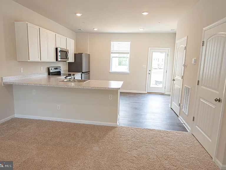 130 Willowtree Ln — Photo 21