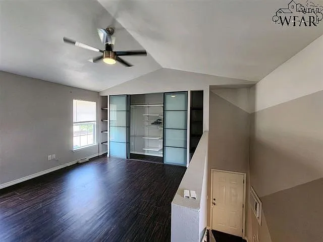 3200 Birch St — Photo 2