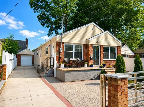 18710 121st Avenue, Saint Albans, NY 11412