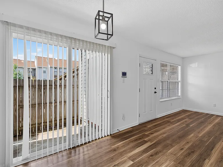 3536 Dublin Ct — Photo 5