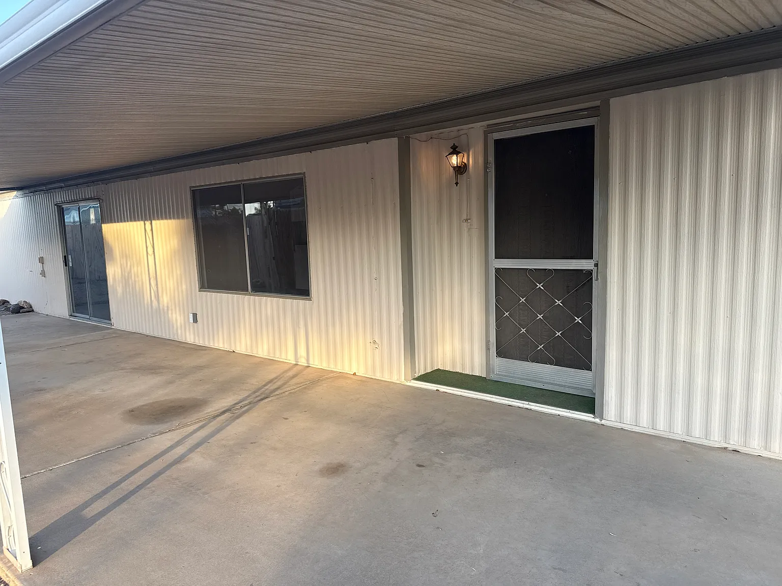 3 bed, 1440 sqft, $1,900 — Photo 2
