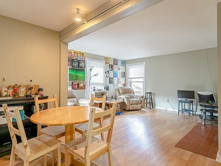 266 Alexander St #3 — Photo 4