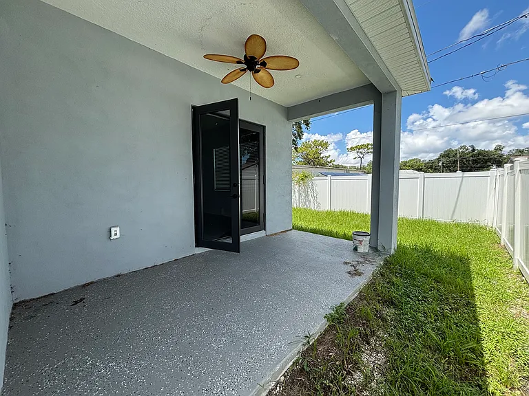 6051 82nd Ter N — Photo 15