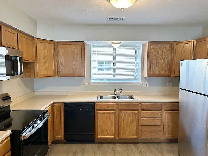 2 bed, 1.0 bath, 700 sqft, $1,550 — Photo 1