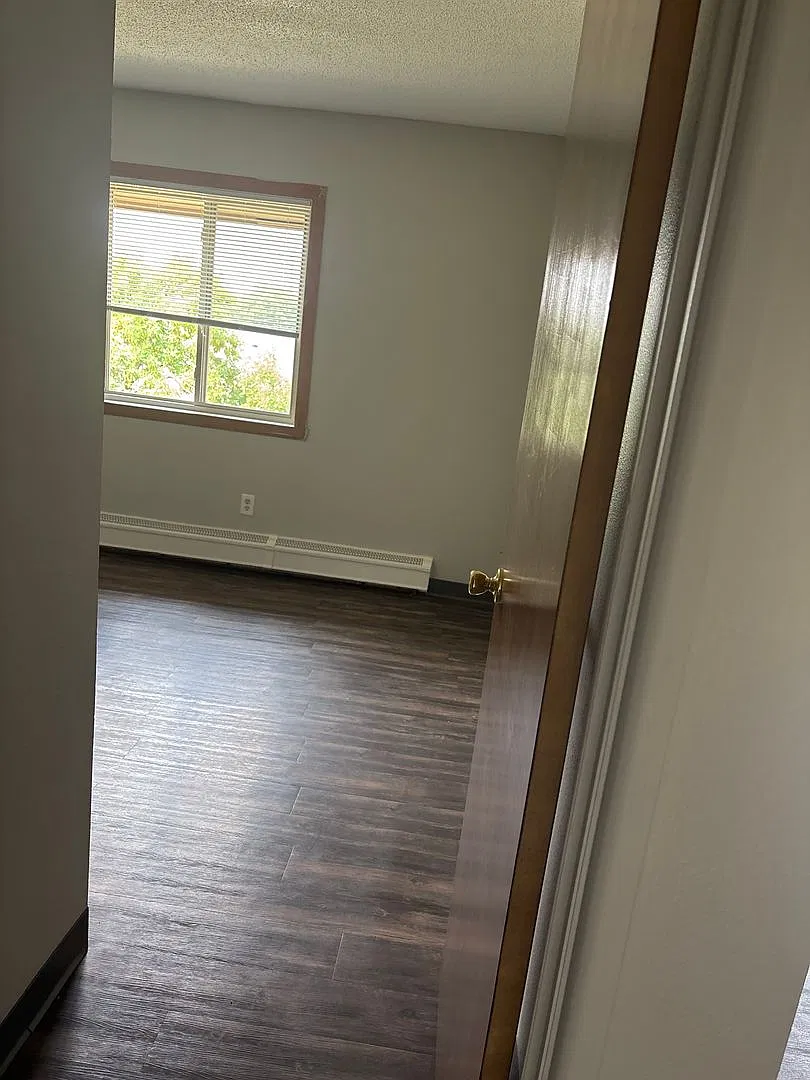 Westview Apartments — Photo 4