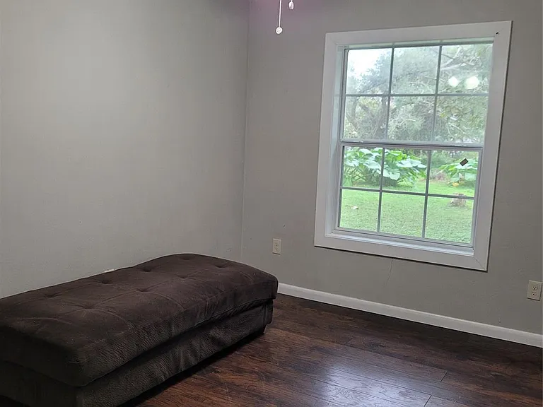 822 Retama St — Photo 17