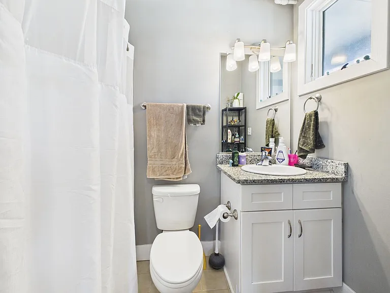 2028 W Cary St #4 — Photo 34