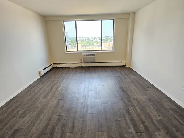 (undisclosed Address), White Plains, NY 10601