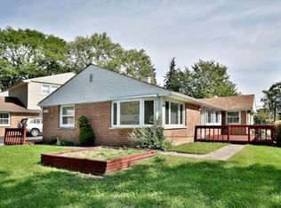 10025 Harnew Rd E, Oak Lawn, IL 60453