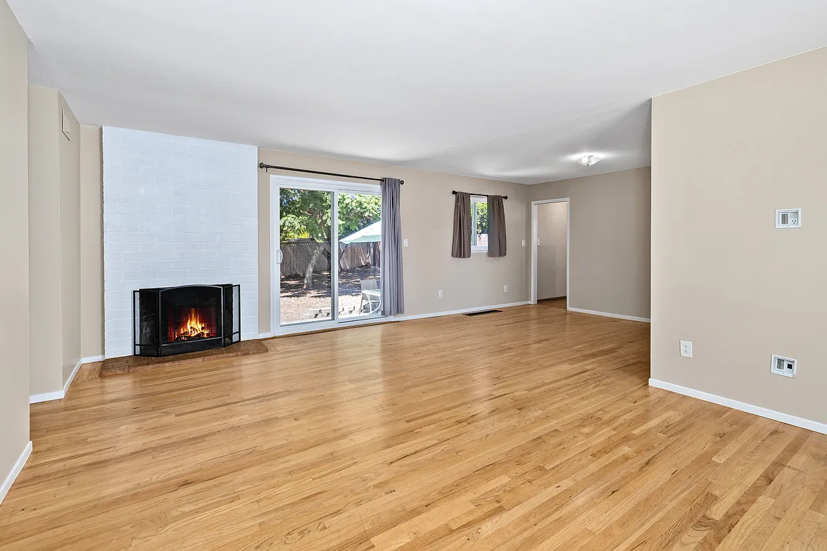 4 bed, 1417 sqft, $3,800 — Photo 4