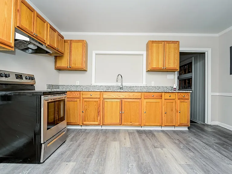 1529168_021_kitchen_13458877.jpg