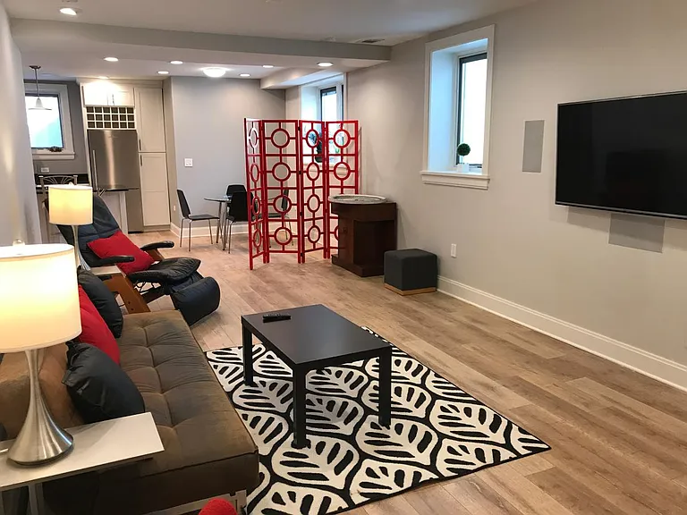 6306 Wisconsin Ave — Photo 11