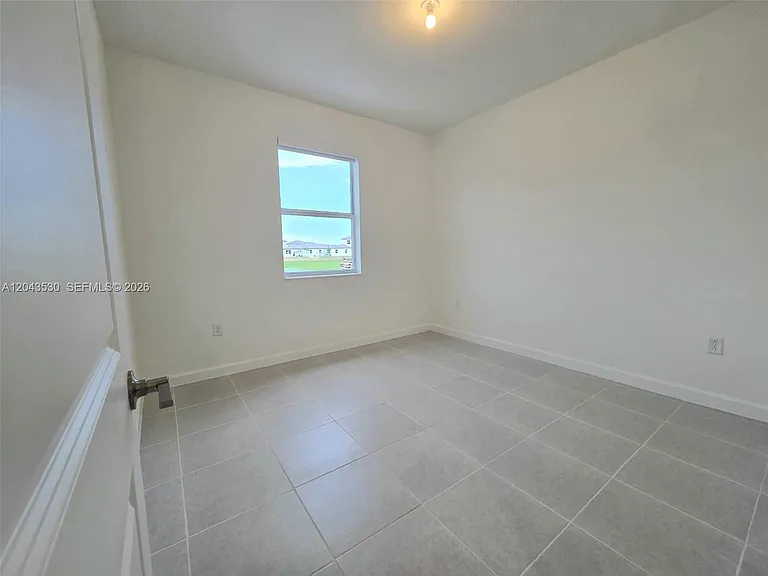 2423 SE 30th St — Photo 32