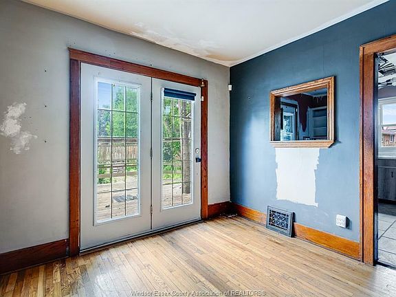 5th image of 443 Wahketa St