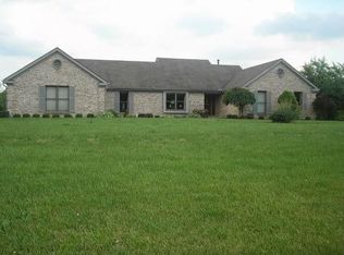 8680 Heilman Dr, New Carlisle, OH 45344