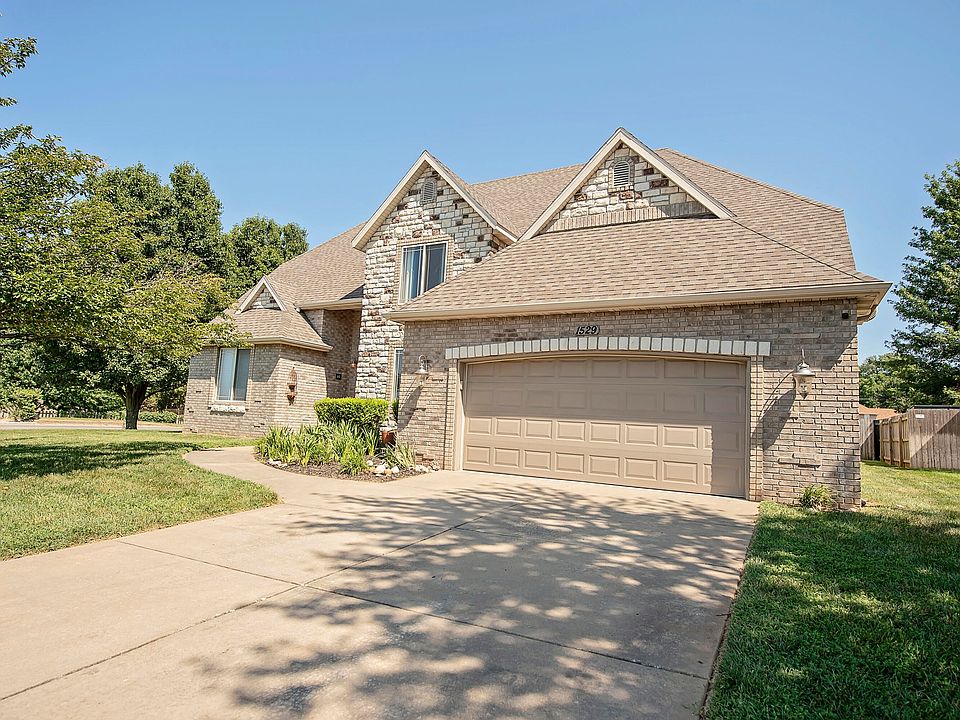 1529 W Maplewood Street, Springfield, MO 65807 | Zillow