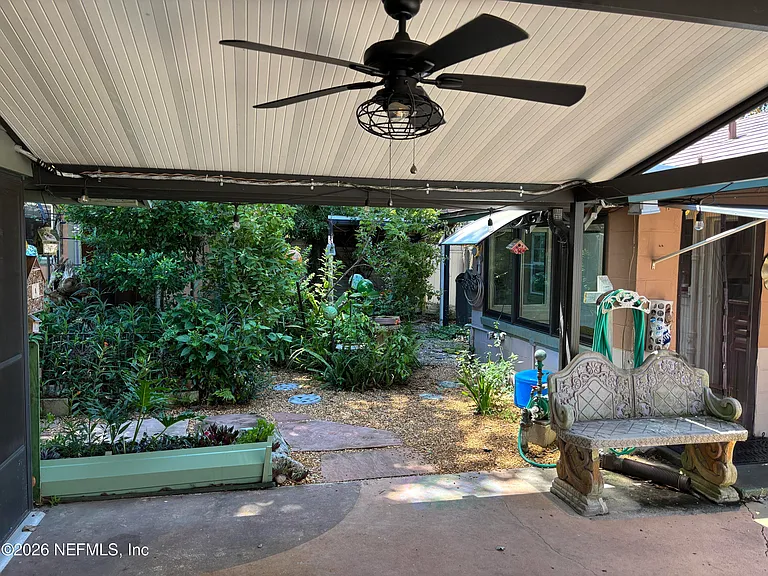 1343 Rensselaer Ave — Photo 44