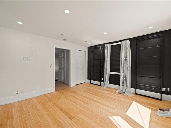 4th image of 69 Front St
