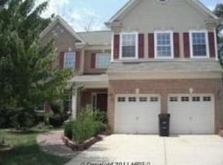 9800 Huxley Dr, Lanham, MD 20706